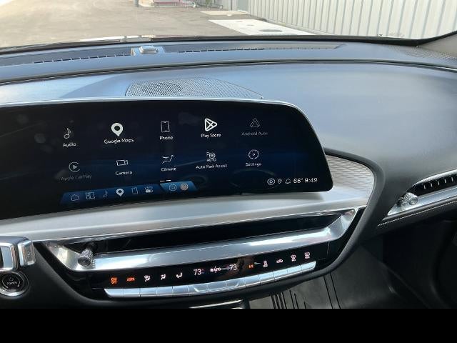 2024 Cadillac LYRIQ Luxury 2