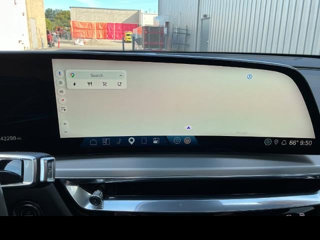 2024 Cadillac LYRIQ Luxury 2