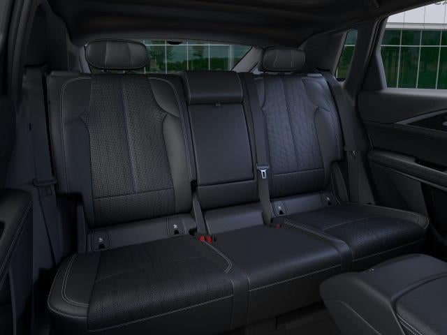 2025 Cadillac LYRIQ Luxury 2