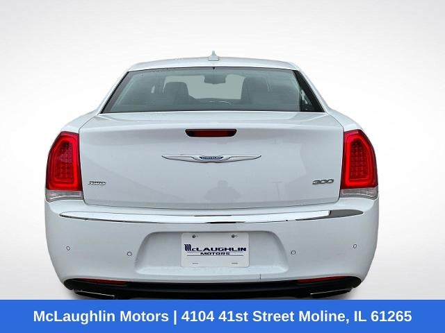 2021 Chrysler 300 Touring L
