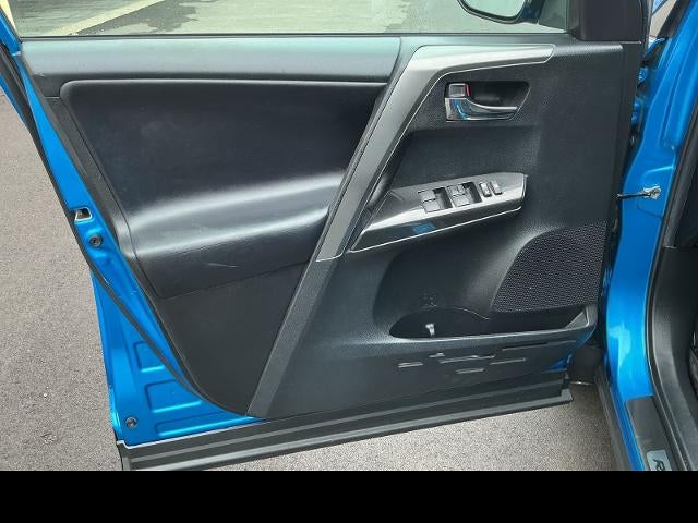 2018 Toyota RAV4 SE