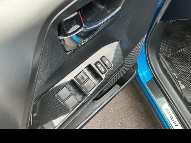 2018 Toyota RAV4 SE