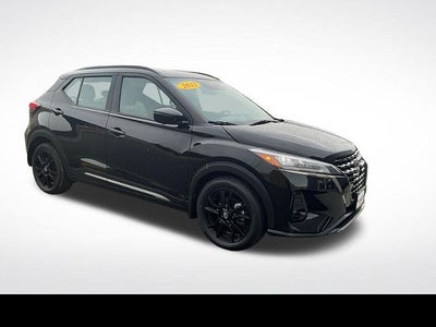 2023 Nissan Kicks SR