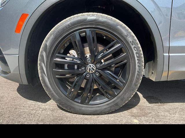2022 Volkswagen Tiguan SE R-Line Black