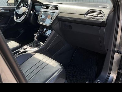 2022 Volkswagen Tiguan SE R-Line Black