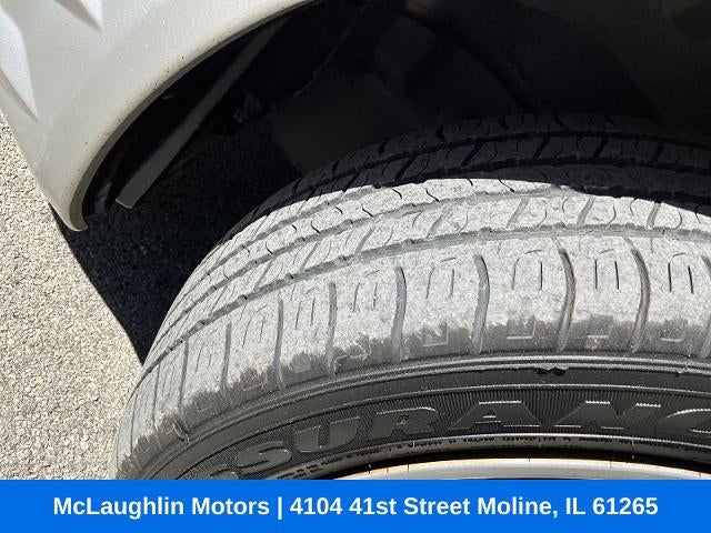 2005 Pontiac Vibe Base