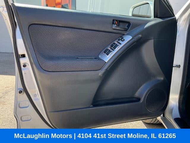 2005 Pontiac Vibe Base