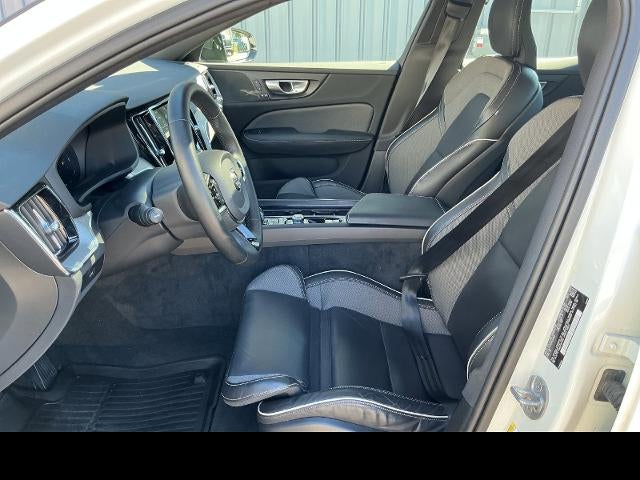 2024 Volvo S60 Plus Black Edition