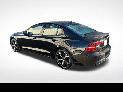 2024 Volvo S60 Core Dark Theme
