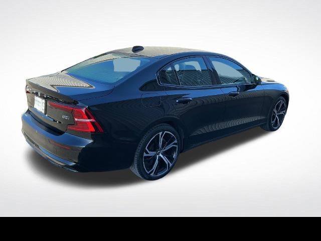 2024 Volvo S60 Core Dark Theme