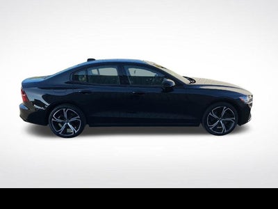 2024 Volvo S60 Core Dark Theme