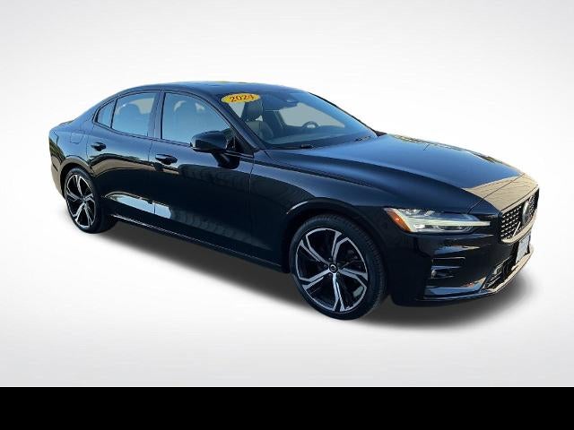 2024 Volvo S60 Core Dark Theme