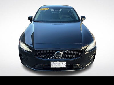 2024 Volvo S60 Core Dark Theme