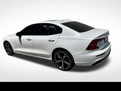 2024 Volvo S60 Plus Dark Theme