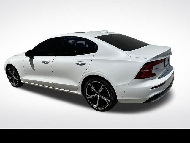 2024 Volvo S60 Plus Dark Theme