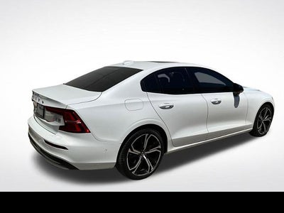 2024 Volvo S60 Plus Dark Theme