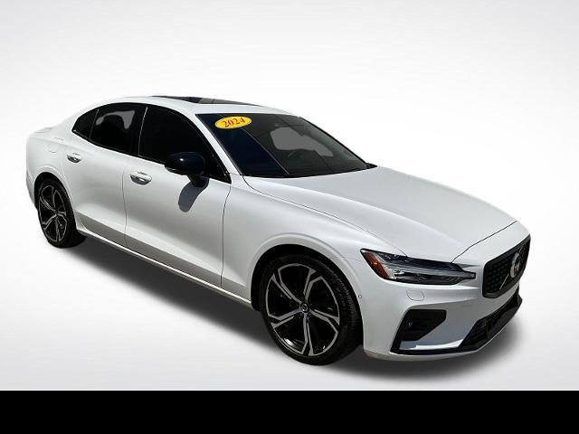 2024 Volvo S60 Plus Dark Theme