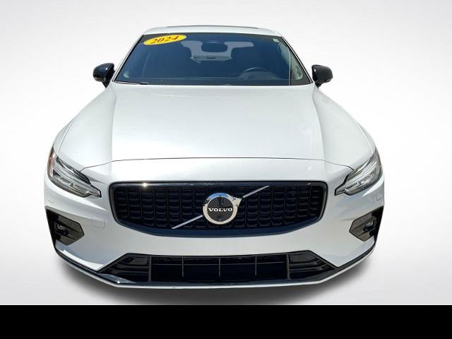 2024 Volvo S60 Plus Dark Theme
