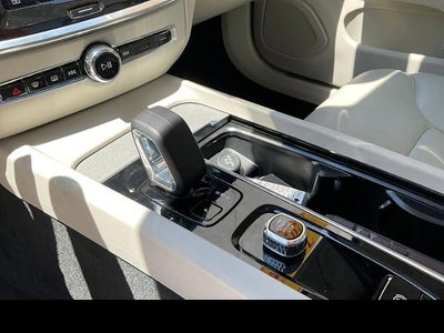 2024 Volvo S60 Plus Dark Theme