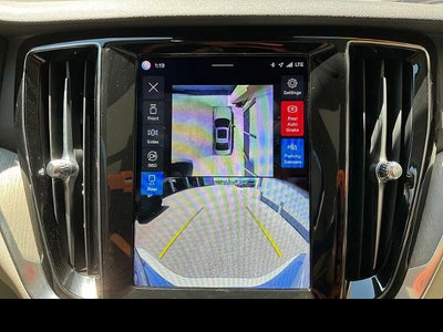2024 Volvo S60 Plus Dark Theme