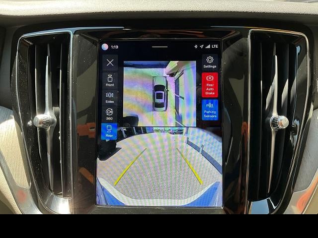 2024 Volvo S60 Plus Dark Theme