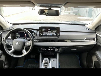 2024 Mitsubishi Outlander Plug-In Hybrid SE