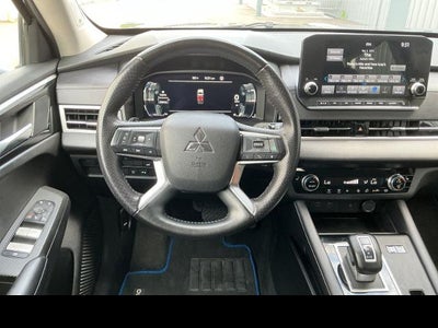 2024 Mitsubishi Outlander Plug-In Hybrid SE