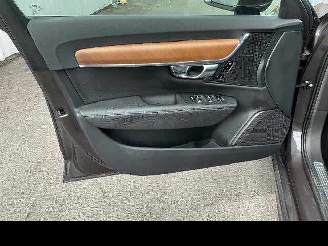 2022 Volvo S90 Momentum