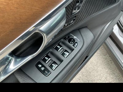2022 Volvo S90 Momentum