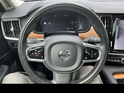 2022 Volvo S90 Momentum