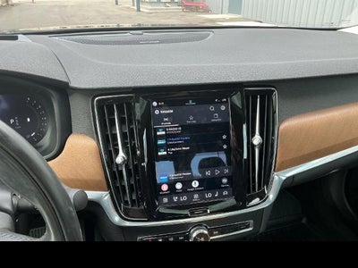 2022 Volvo S90 Momentum