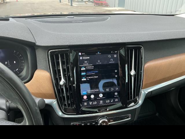 2022 Volvo S90 Momentum