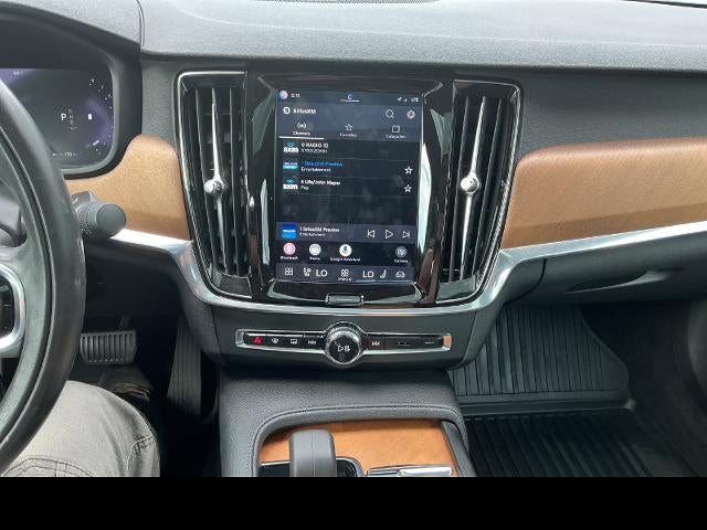 2022 Volvo S90 Momentum