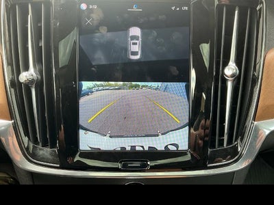 2022 Volvo S90 Momentum