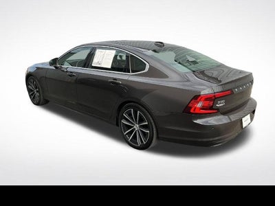 2022 Volvo S90 Momentum