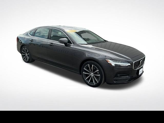 2022 Volvo S90 Momentum