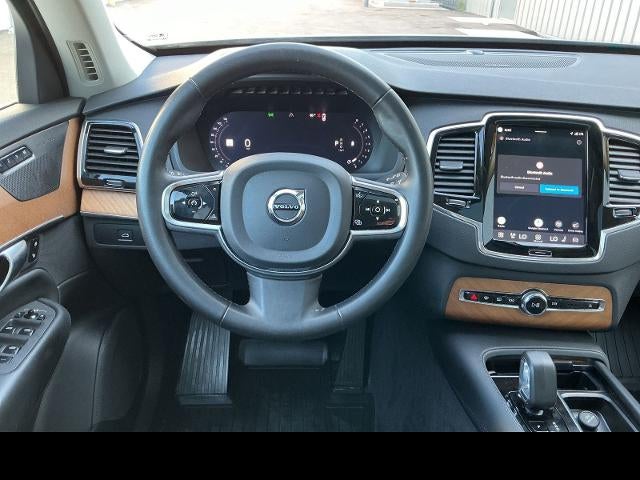2024 Volvo XC90 Plus Bright Theme