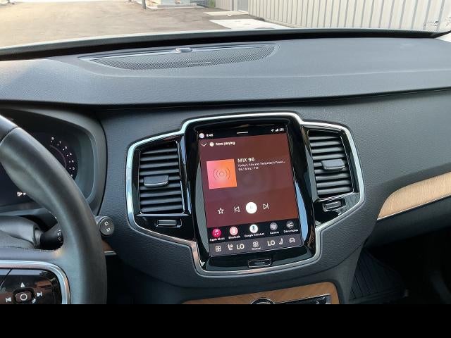 2024 Volvo XC90 Plus Bright Theme