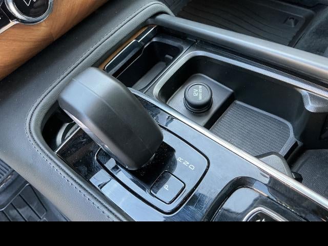 2024 Volvo XC90 Plus Bright Theme