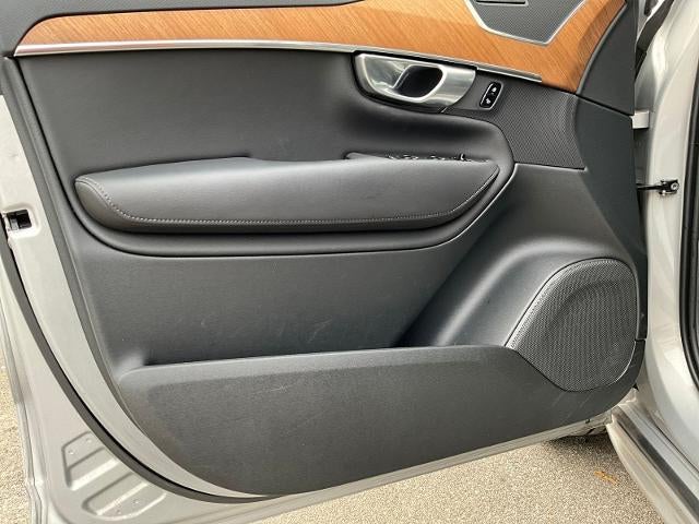 2024 Volvo XC90 Core Bright Theme