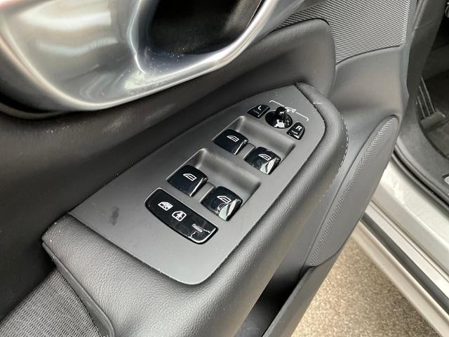 2024 Volvo XC90 Core Bright Theme