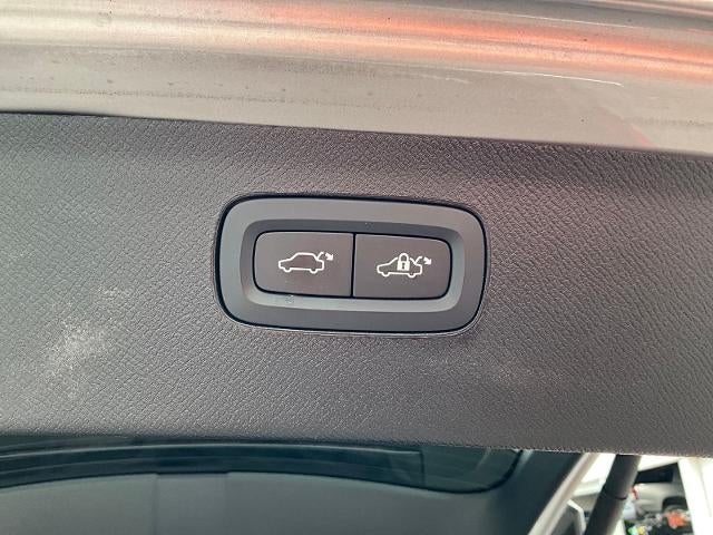 2024 Volvo XC90 Core Bright Theme