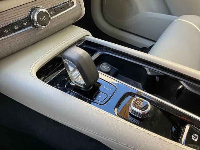 2023 Volvo XC90 Plus