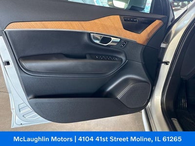 2023 Volvo XC90 Plus