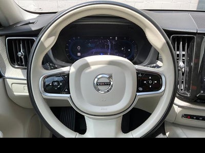 2023 Volvo XC60 Ultimate Bright Theme
