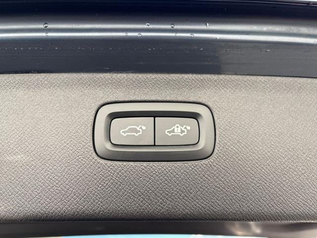 2021 Volvo XC90 Momentum