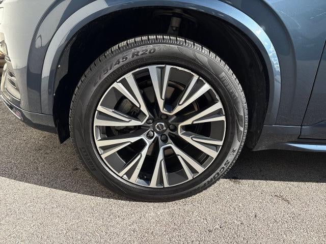 2021 Volvo XC90 Momentum