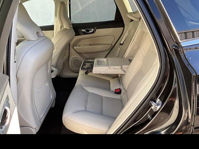 2021 Volvo XC60 Momentum