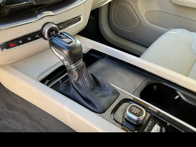 2021 Volvo XC60 Momentum
