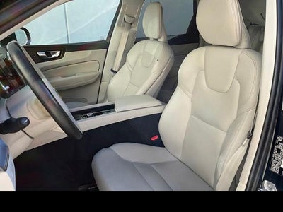 2021 Volvo XC60 Momentum